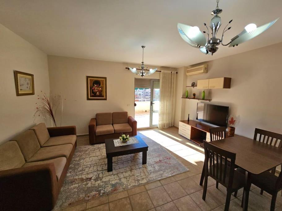 Central Apartment Tirana Bagian luar foto