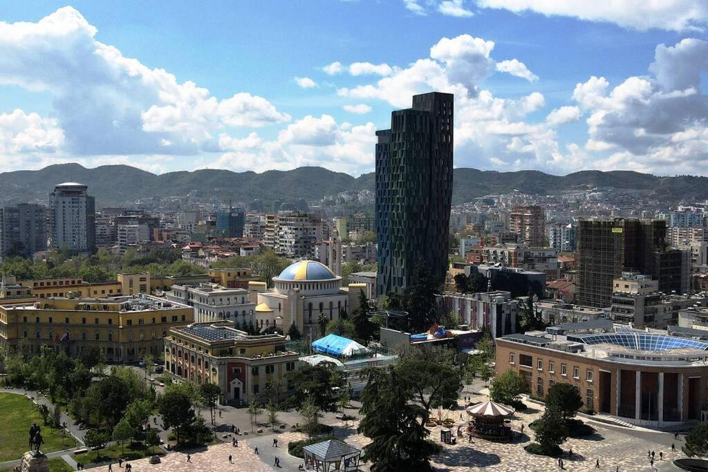 Central Apartment Tirana Bagian luar foto