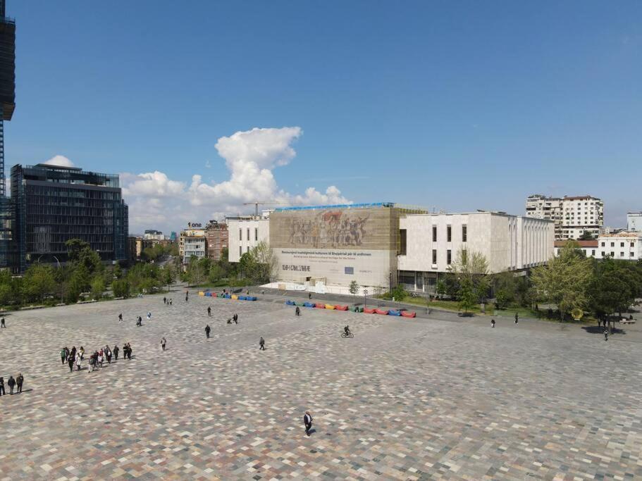 Central Apartment Tirana Bagian luar foto